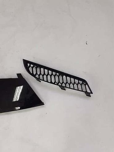 maglenke za auto: DESNE RESETKE U BRANIKU ZA AUDI RS6 - 4G0807796 4G0807680 | Desne — 4