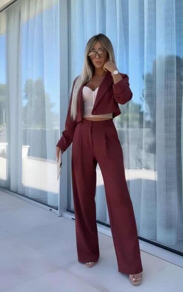 Suits: Komplet 
3400 din
ij — 1