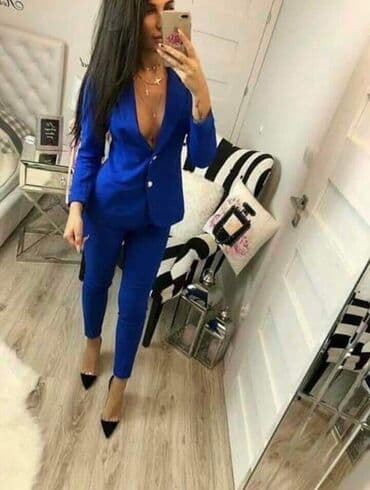 kratki sako i pantalone: Komplet
Sako i pantalone
Sa postavom
3400din — 1