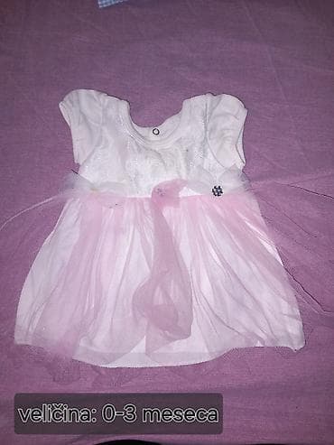 džip na akumulator: Dečija odeća – komplet različitih haljinica i tunika, džak pun stvari — 2