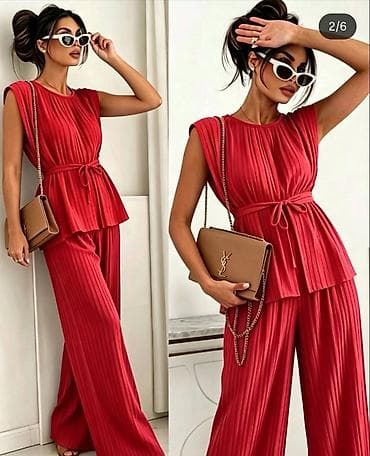 xl majice: Dvodelni plisirani komplet za dame - Moderan set: bezrukavna bluzica — 1