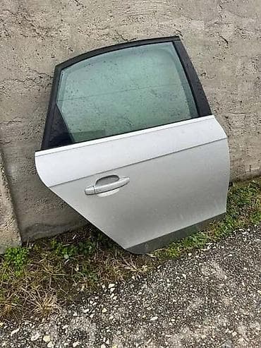 kapice za ventile: ZADNJA DESNA VRATA ZA AUDI A4 OD 2007. DO 2011. GOD. | Delovi za A4 — 3