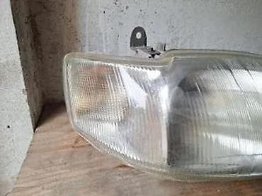 FORD ESCORT FAR DESNI | Far ford escort dobro stanje — 2