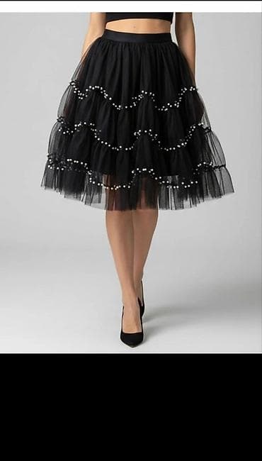 Crna midi suknja od tila sa perlama - Model: slojevita tulle/mrežasta