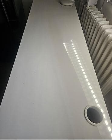 radni stolovi novi sad: Radni sto – beli, visokog sjaja, sa fiokama i otvorom za kablove - — 3