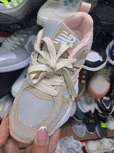 reebok beograd: Decije 31 do 36 
Cena 3500 din✅️ ⭐
dk — 6
