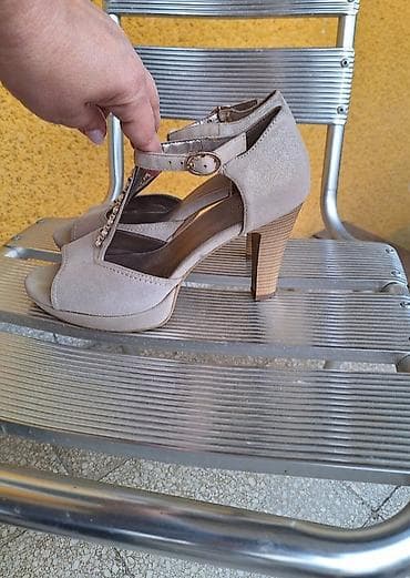 figura patike: Sandale sa biserima – broj 39 - Gazište: 25,5 cm - Visina štikle: 9 — 3