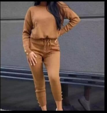 Ženski komplet trenerke – dvodelni, u toploj karamel/smeđoj boji. - na lalafo.rs Ženski komplet trenerke – dvodelni, u toploj karamel/smeđoj boji. -