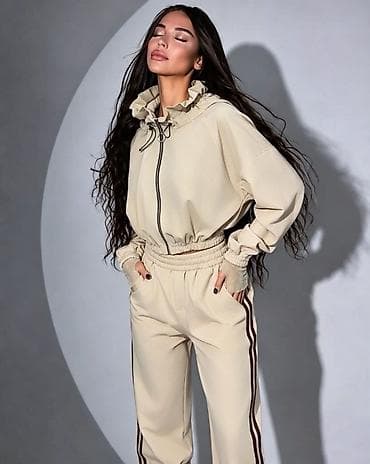 navigare odela: Zenski sportski komplet – jakna + pantalone
3500din
S M L — 4