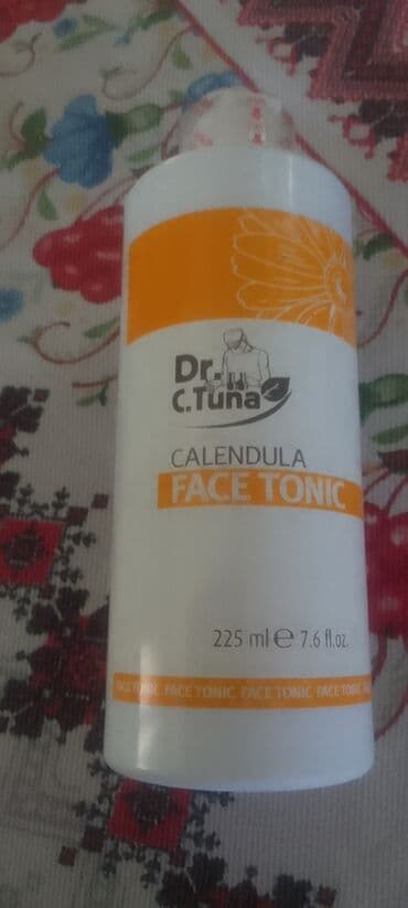 muske trenerke od mikrofibera: Dr. C. Tuna tonik za lice sa nevenom, u beloj boci od 225 ml. Namenjen — 1