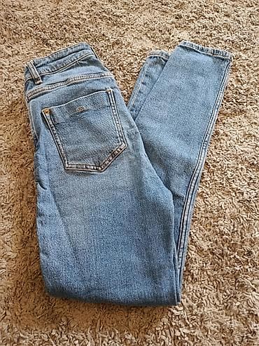 pamucne pantalone zenske: ZARA ženske farmerke – svetloplavi denim - Model: klasičan kroj sa — 2