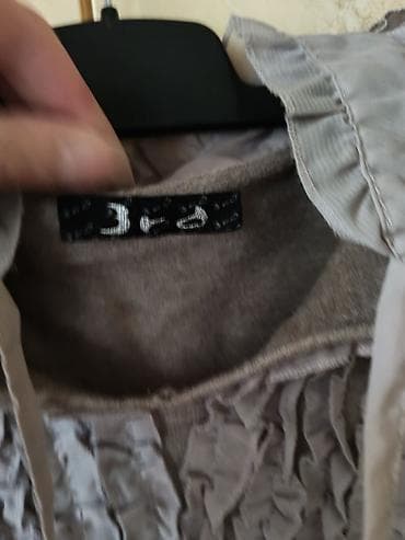 st george džemperi: Ženski džemper sa ukrasnim karnerima i košulja-kragnom - Boja — 2