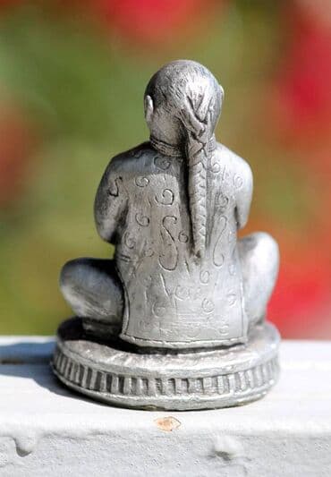 Figurines & Models: Vintage figura Dimenzije cca: 8 x5 cm Hvala na poseti. 1/9 — 3