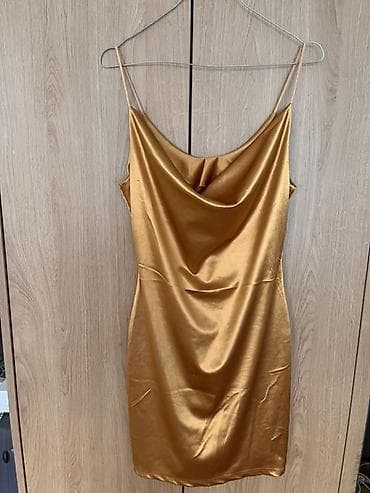 pikard torbe: Saten haljina u zlatnoj boji - Kroj: slip/mini, pripijena silueta - — 2