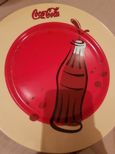 posuda za puter: Tanjiri koka kola,veci,korisceni,2 kom,cena je za oba — 2