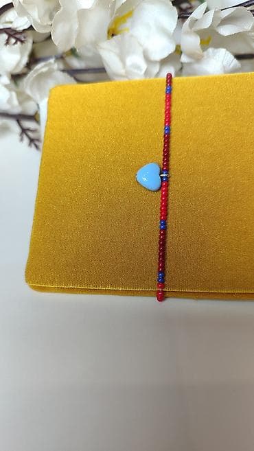 Men's Footwear: Narukvica od sitnih perli sa priveskom srce - Ručno rađena narukvica — 2