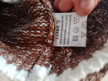 zimska odeca za bebe: Džemper za bebe dečake
Veličina 74
Mekani i pretopao
Cena 200 din — 4