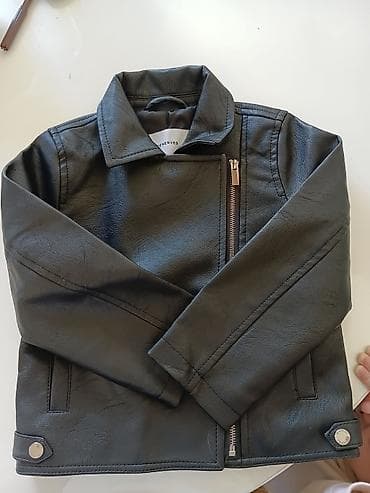 jakne l: Dečja crna biker jakna – Reserved, veličina 104 cm. - Materijal — 1