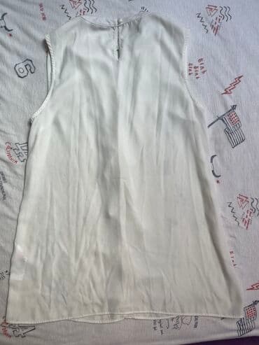 Blouses: Bela bluza bez rukava, ide uz sve, prijatna za nošenje, ide uz sve — 3