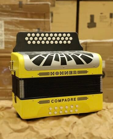 orphan the first kill sa prevodom: Hohner Compadre harmonika, dostupna u raznim bojama, uključujući — 5