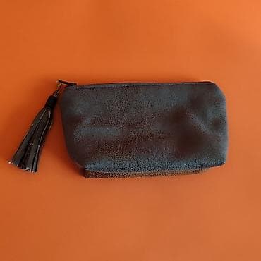 hello kitty privezak: Ručno rađena kozmetička torbica/neseser od eko kože. - Dizajn — 3