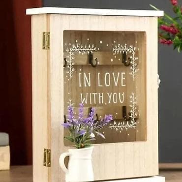 Prehrambeni proizvodi: 03. Dekorativna kutija za odlaganje ključeva Cena: 2300din Unesite — 2