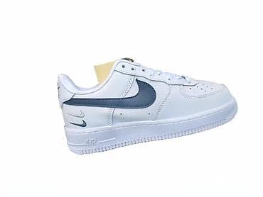 toki voki za lov: Nike Air Force 1 Low patike – bele sa tamnosivim Swoosh logotipom. - — 1