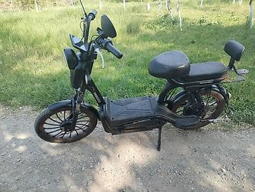 Električni motorcikl Veneco 35.000dinara Prodaje se sa punjacem Lepo