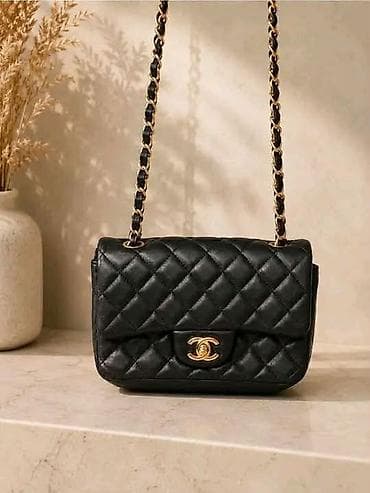 Chanel klasična ženska torba sa prošivenim uzorkom i lančanim kaišem A