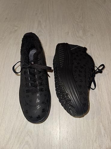 moncler patike: Patike unutra postavljene krznom,lake i udobne — 1