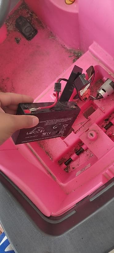 igracka na engleskom: Električni automobil za decu – Mini Cooper, roze boje sa crnim — 7