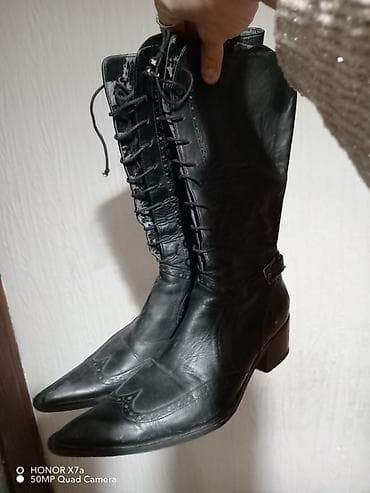 High boots: Crne kožne čizme do polovine lista, elegantnog špicastog vrha i sa — 6