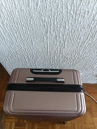 koferi cene roda: Na prodaju kofer u odlicnom stanju. Spoljni materijal - plastika — 3