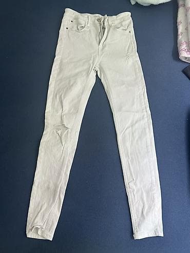 moderni ženski satovi: Stradivarius ženske farmerke – skinny kroj, regularni struk. - Model — 3