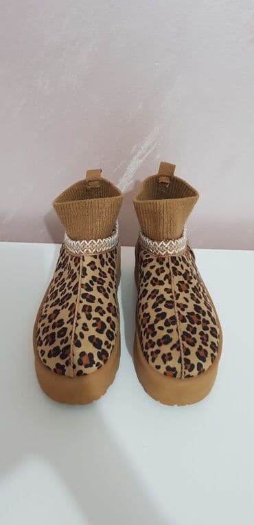 camper obuca beograd: Ugg mini čizme, bоја - Braon, 40.5 — 4