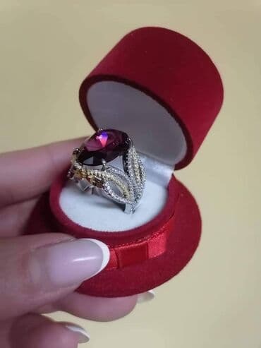 prsten cartier: Prsten Vel:10
Cena:1300din — 8