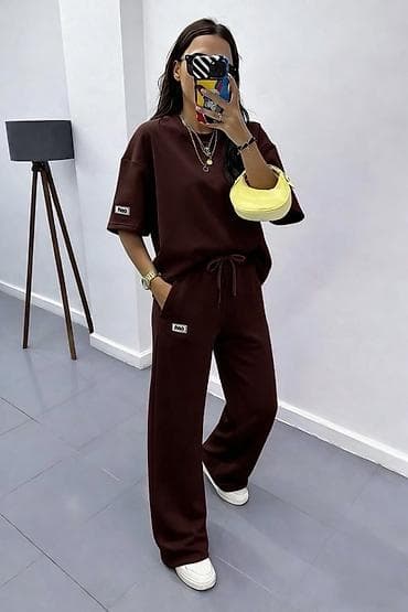 Gornji i donji deo: ✅Savrsen komplet trenerke – udobna casual garnitura
3200 din — 6