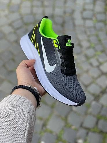 metro bele patike: Nike zoom.
Brojevi 41 do 46.
Cena 2900 dinara — 3