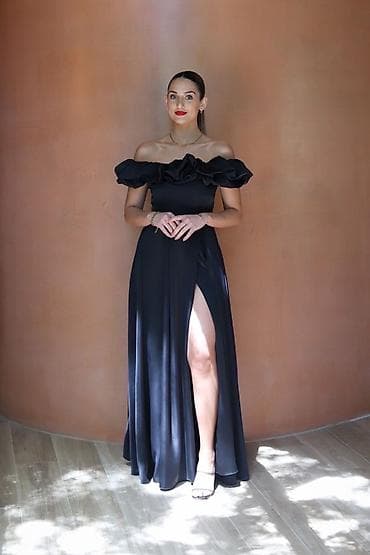 blondy svecane haljine: Elegantna večernja haljina – model sa otvorenim ramenima i bogatim — 1