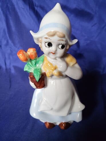 flase sa natpisom: Figura nova,vintaz,holandjanka sa lalama porcelanska. Nova — 8
