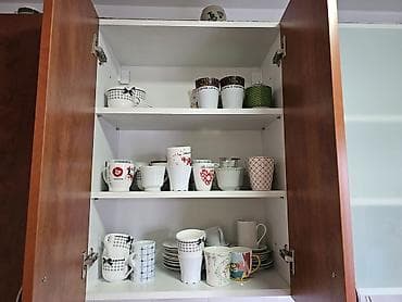 Prodajem elemente kuhinje. Gornji elementi su visine 80cm, dubine — 4