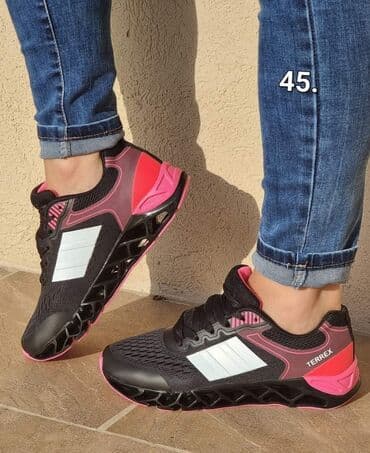 velike patike: Vel. 36, 37, 38, 39, 40 2300 din — 2