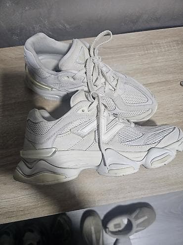 mokasine sa rebrastim djonom: New Balance 9060 “Sea Salt” patike - Model: U9060ERB - Veličina: EU — 2