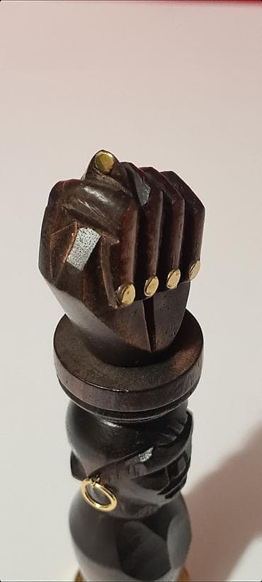 ruski saten cena: - Upečatljiv i simboličan komad, ova vintage rezbarena figura služi i — 5