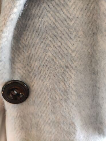 M, Sa postavom — 10