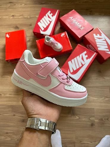 nike patike air max plus: 27-30 br
2300 dinara
mn — 2