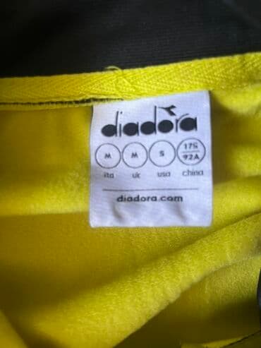 muška pidžama: Original Diadora komplet trenerka
Veličina M
Nošena 2-3x — 2