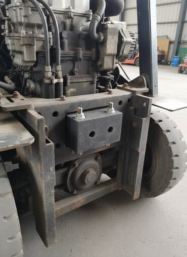 Nosač motora viljuškara INDOS U ponudi imamo nosače motora za na lalafo.rs Nosač motora viljuškara INDOS U ponudi imamo nosače motora za