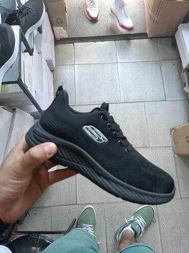 replay is more patike: 06. patike 
36-41
3300 din — 1