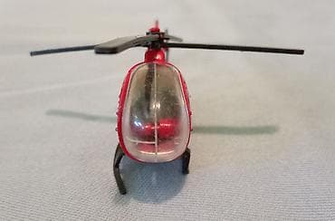 startna puska ak 47: Helikopter igracka stanje se vidi na slikama. velicina oko 8 cm — 2